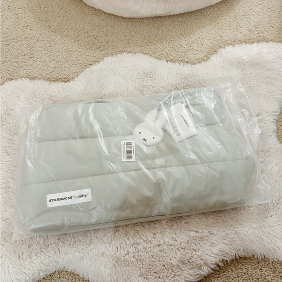 NWT Starbucks + Miffy Puffer Tote Bag in Sage Green Singapore/HK Exclusive - Picture 2 of 3
